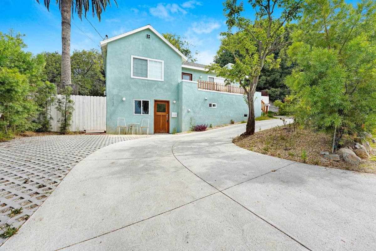 Apartment for rent at 265 Plymouth Dr, Pasadena, CA 91104