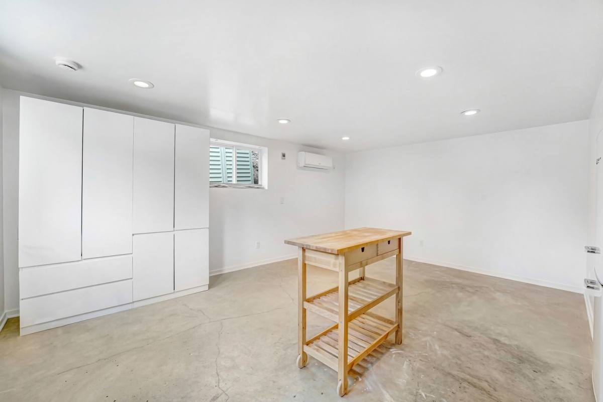 Apartment for rent at 265 Plymouth Dr, Pasadena, CA 91104