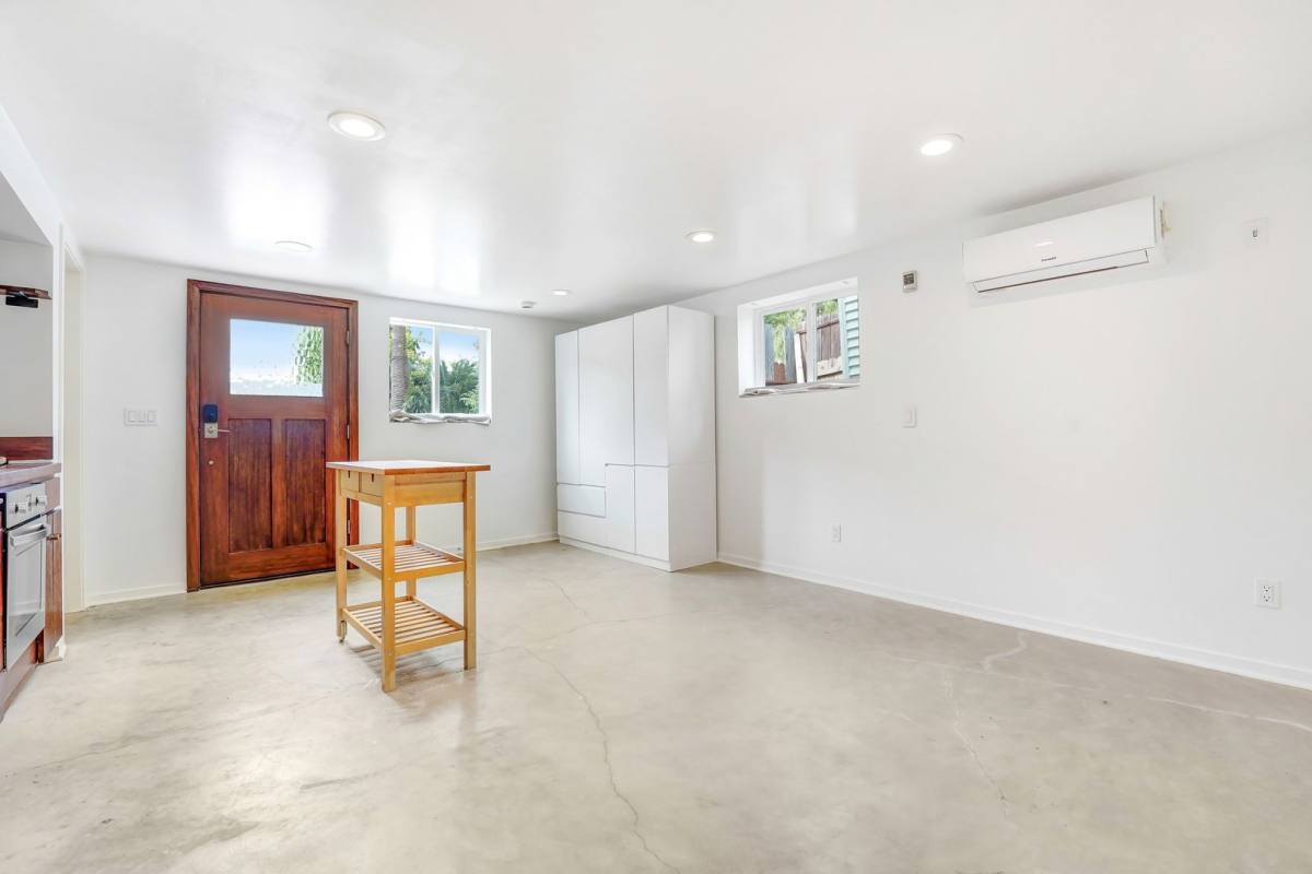 Apartment for rent at 265 Plymouth Dr, Pasadena, CA 91104