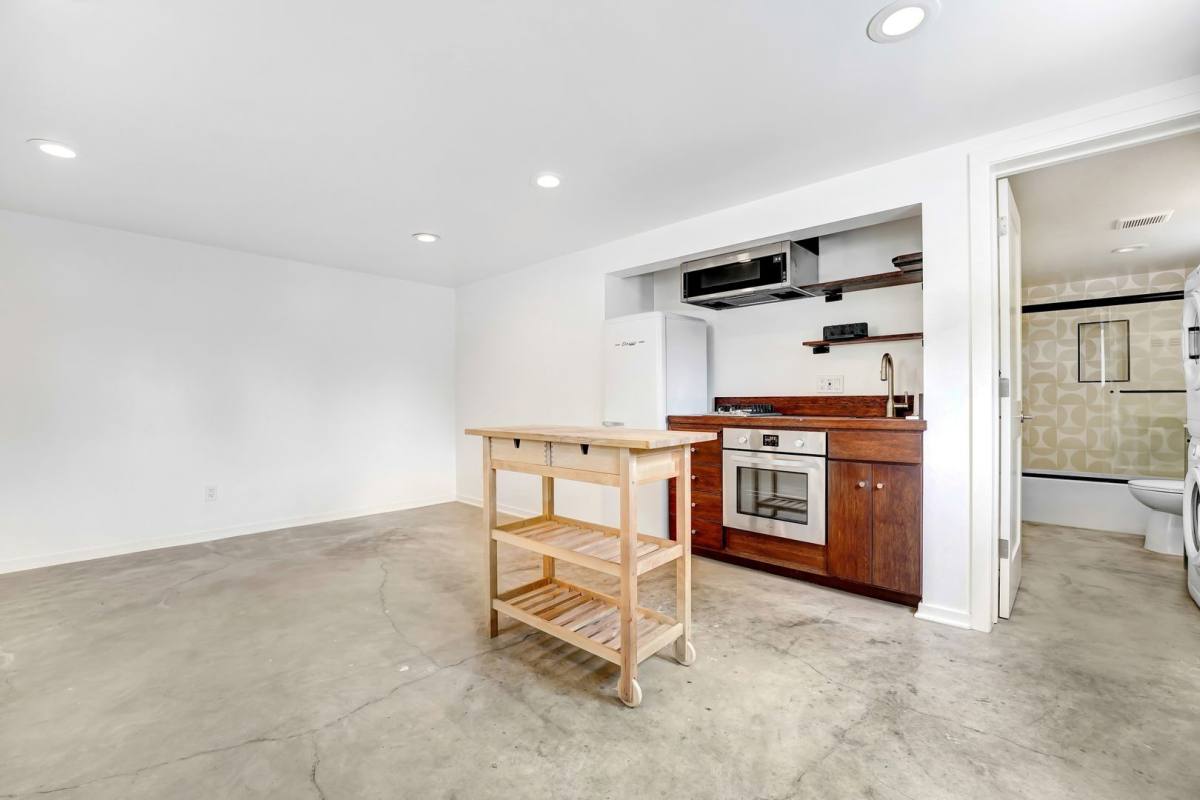 Apartment for rent at 265 Plymouth Dr, Pasadena, CA 91104