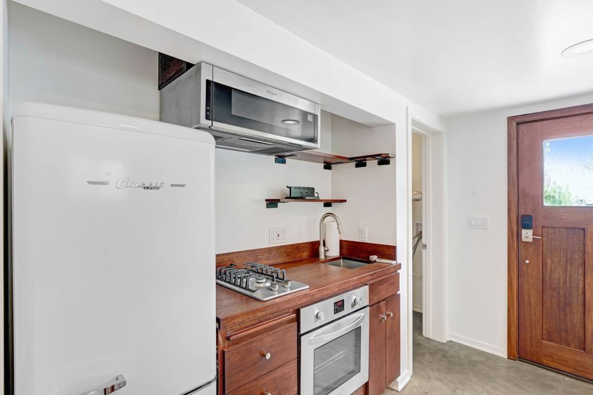 Apartment for rent at 265 Plymouth Dr, Pasadena, CA 91104