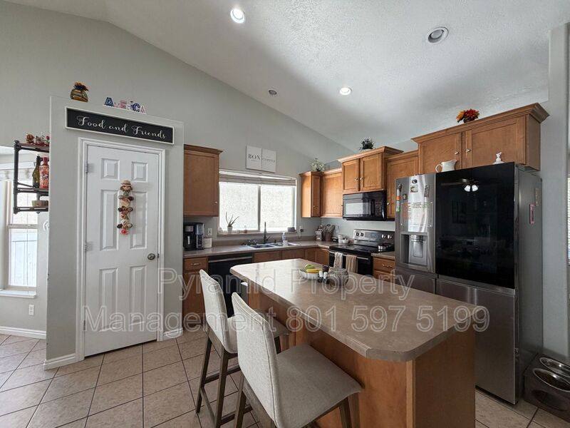 House for rent at 12894 S Cactus Berry Dr, Herriman, UT 84096