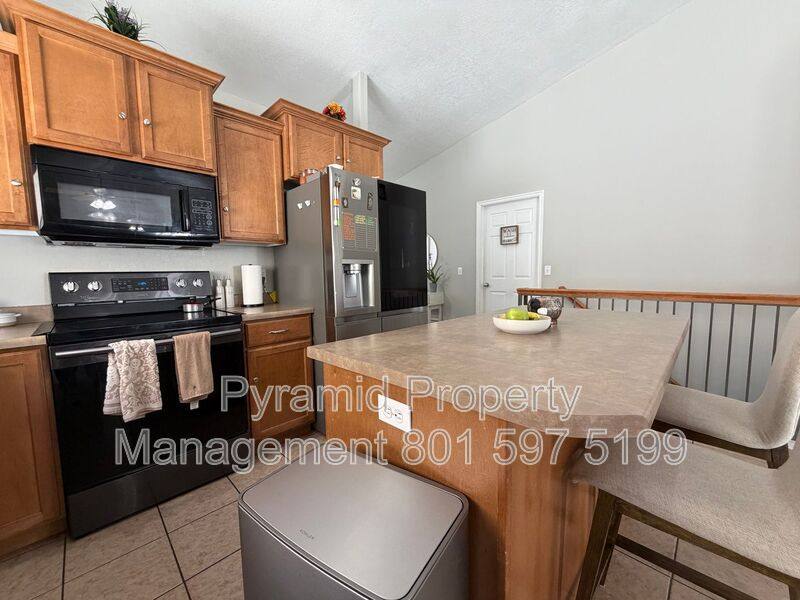 House for rent at 12894 S Cactus Berry Dr, Herriman, UT 84096