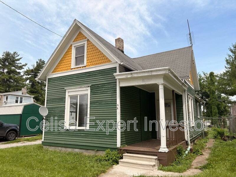 House for rent at 448 W Wildwood Ave, Fort Wayne, IN 46807