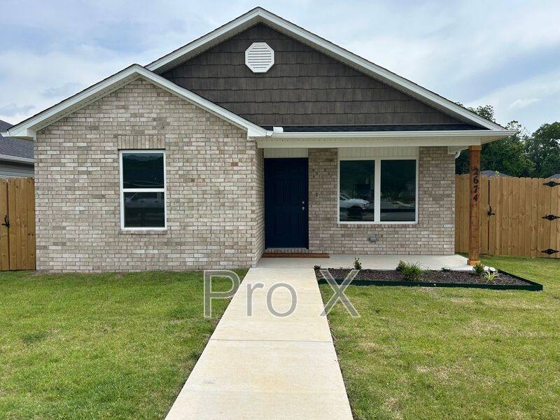 House for rent at 2674 S Ouachita Dr, Fayetteville, AR 72701