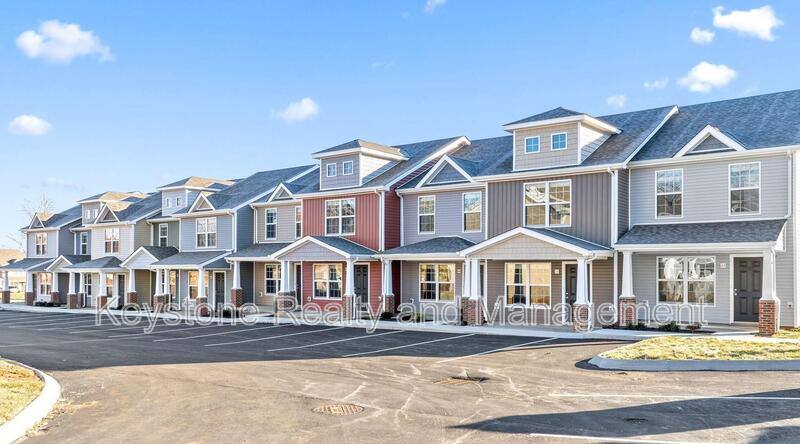 Townhouse for rent at 206 Woodland Valley Lane, Clarksville, TN 37040