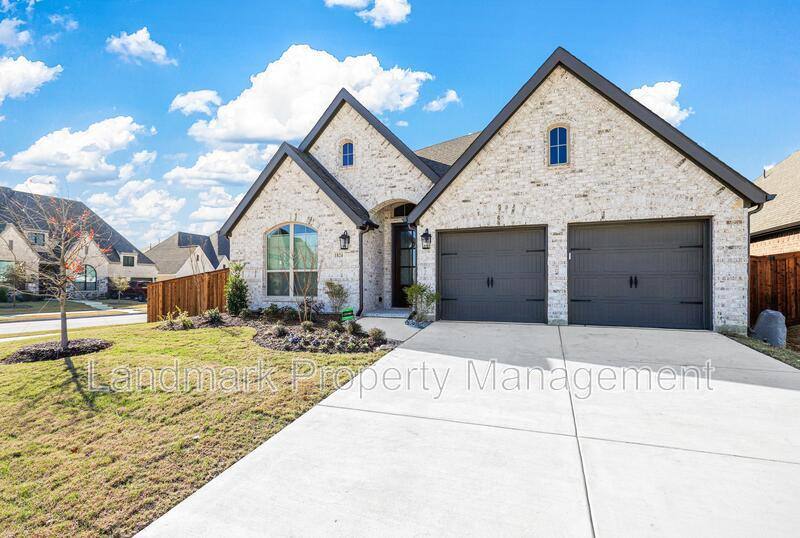 House for rent at 1824 Buckeye Lane, Mansfield, TX 76063