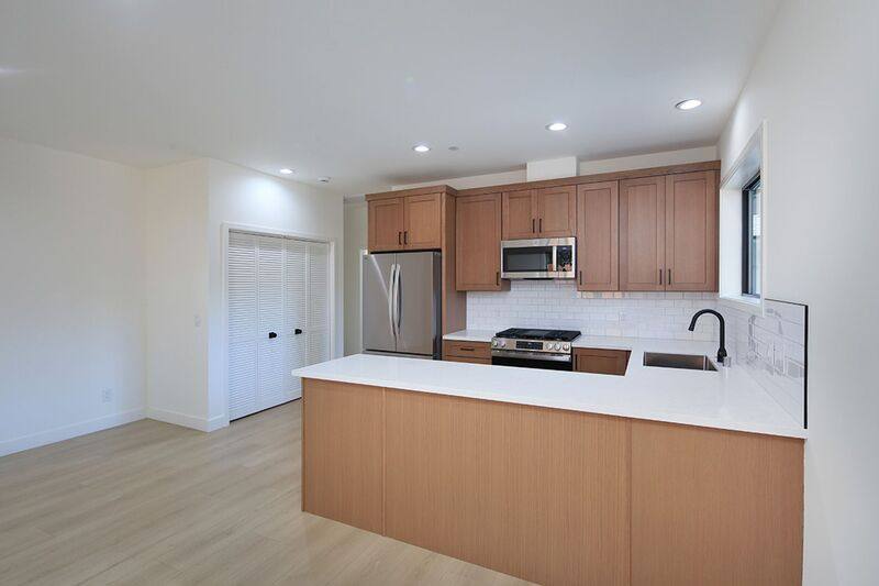 House for rent at 2121-2123 Glenada Ave, Montrose, CA 91020