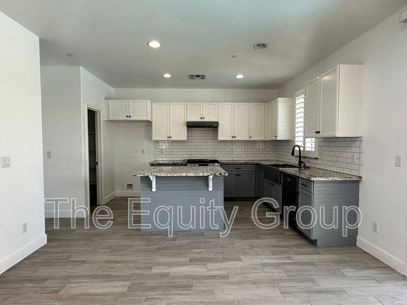 House for rent at 3726 N Shady Court, Visalia, CA 93291