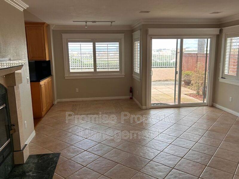 House for rent at 3176 San Helena Dr, Oceanside, CA 92056