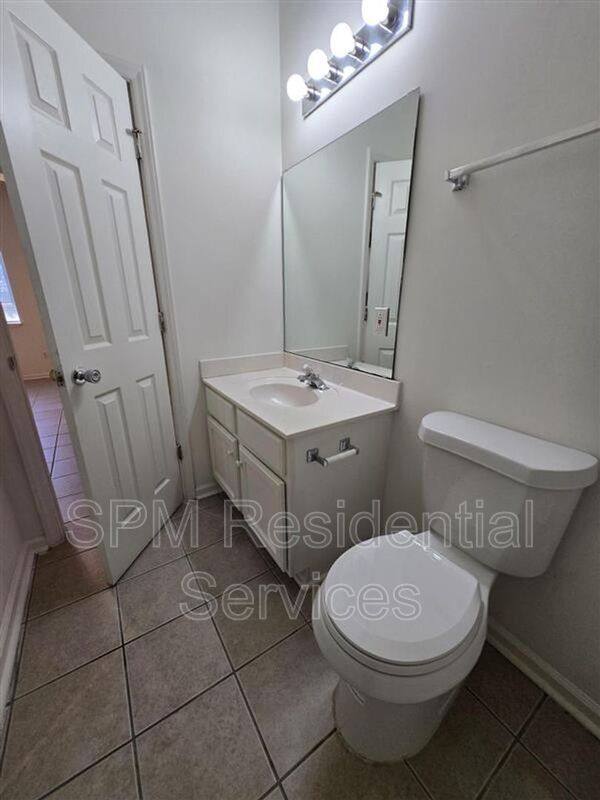 Apartment for rent at 2705 Mayfair Dr #H-104, Wilmington, NC 28403