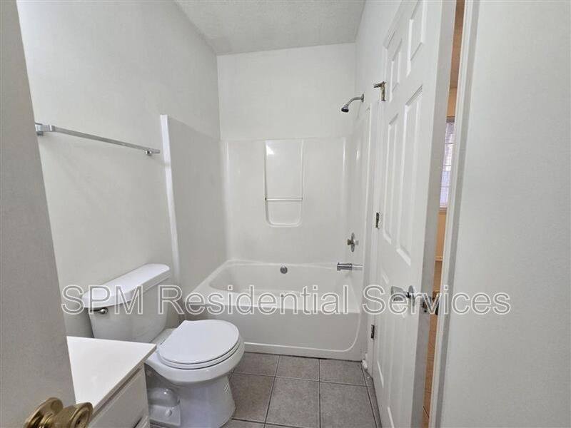 Apartment for rent at 2705 Mayfair Dr #H-104, Wilmington, NC 28403
