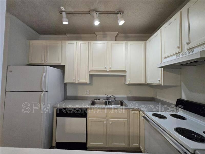 Apartment for rent at 2705 Mayfair Dr #H-104, Wilmington, NC 28403