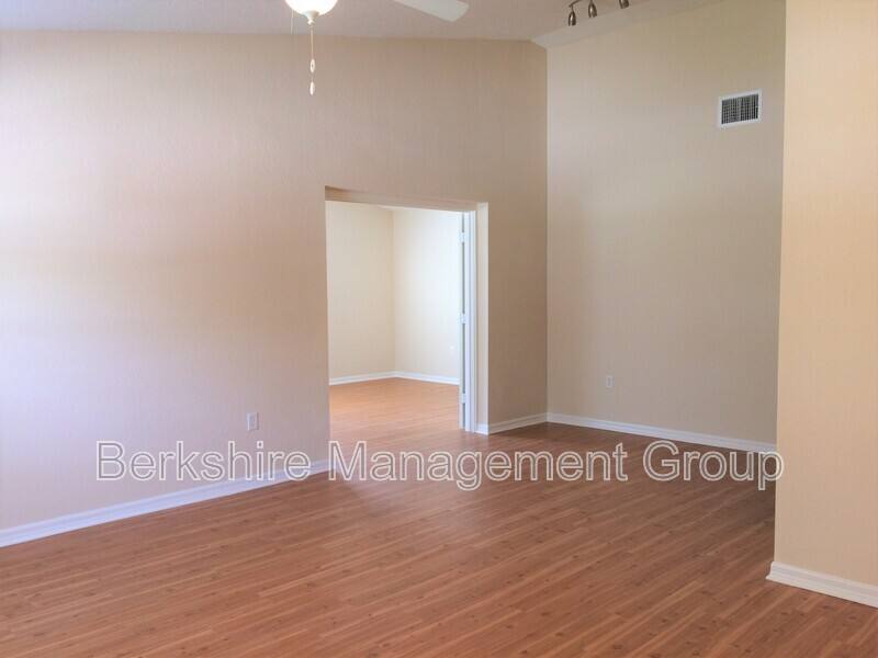Townhouse for rent at 1106 Brook Meadow Dr, Lakeland, FL 33811