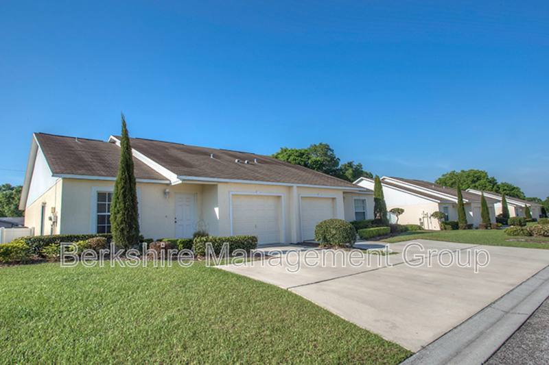 Townhouse for rent at 1106 Brook Meadow Dr, Lakeland, FL 33811