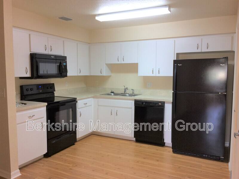 Townhouse for rent at 1106 Brook Meadow Dr, Lakeland, FL 33811