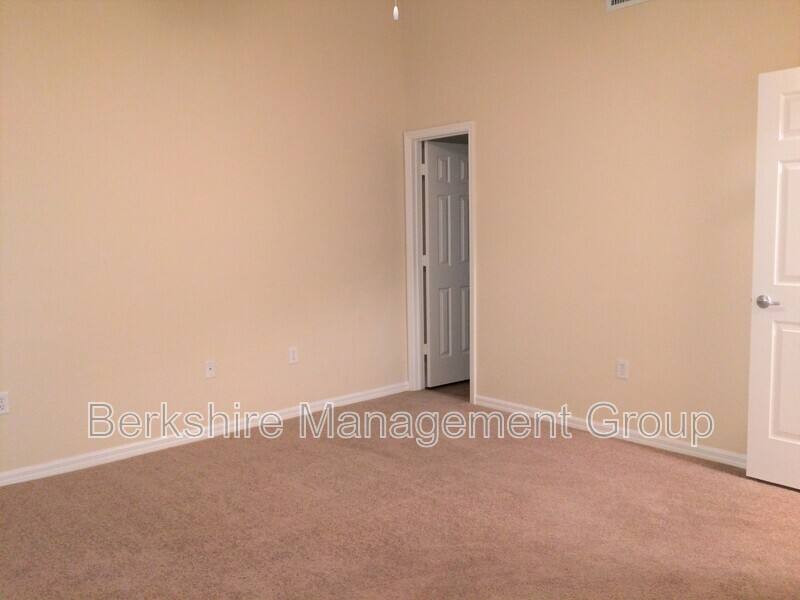 Townhouse for rent at 1106 Brook Meadow Dr, Lakeland, FL 33811