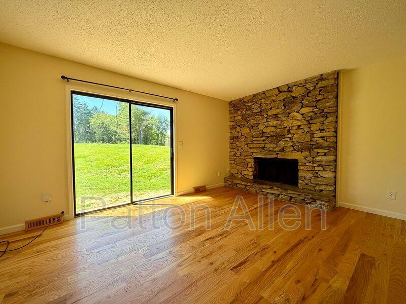 Townhouse for rent at 2 Dawnwood Circle, Asheville, NC 28803