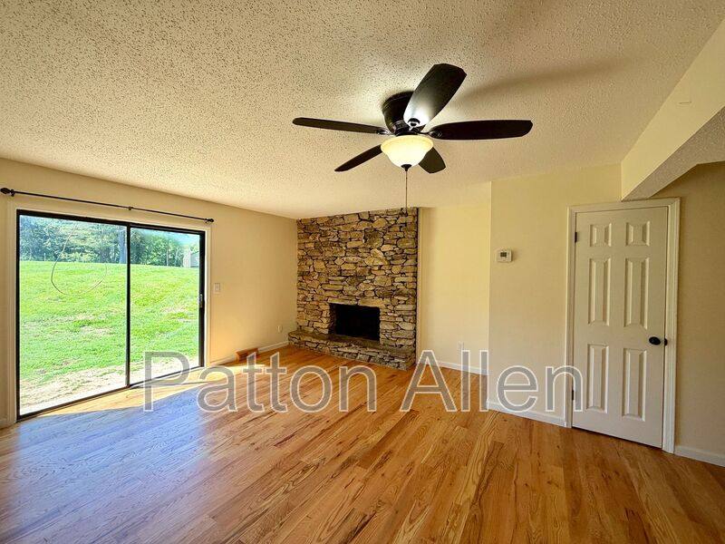 Townhouse for rent at 2 Dawnwood Circle, Asheville, NC 28803
