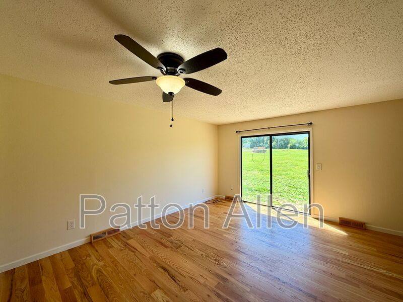 Townhouse for rent at 2 Dawnwood Circle, Asheville, NC 28803