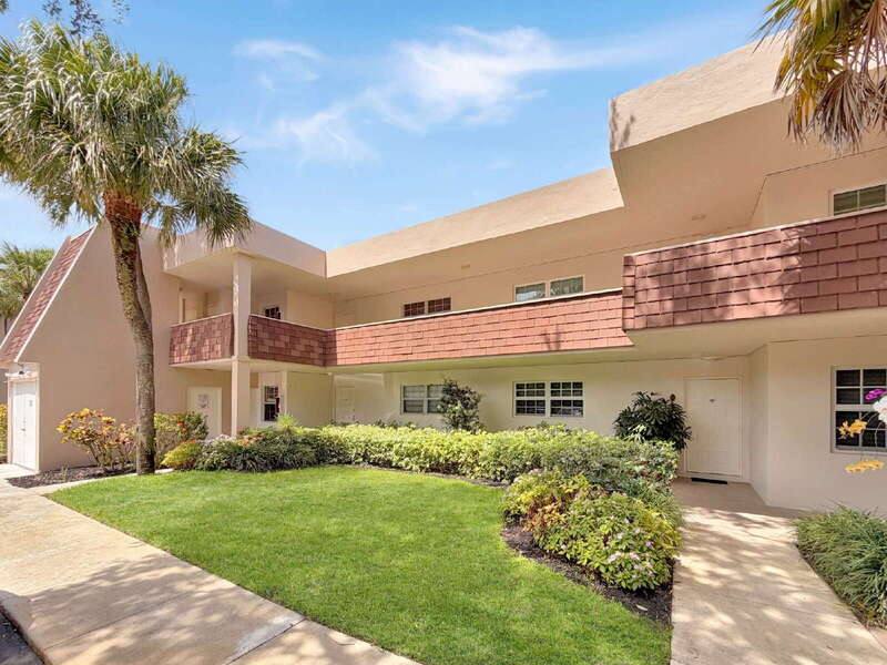 Apartment for rent at 3641 Oaks Clubhouse Dr #201, Pompano Beach, FL 33069