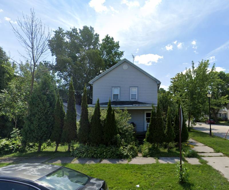 Apartment for rent at 1235 New York Ave, Sheboygan, WI 53081