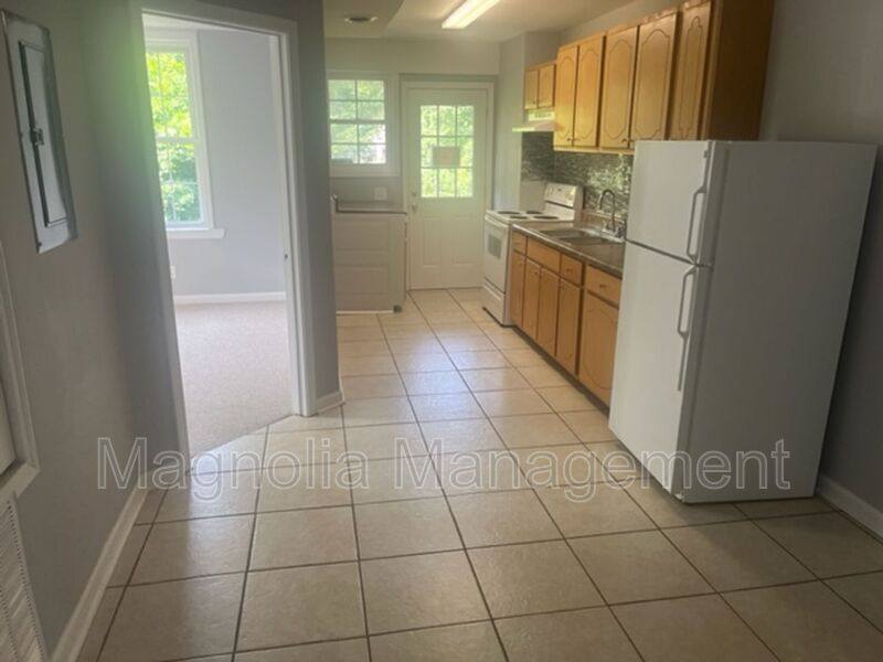 Apartment for rent at 215 W Young Ave #6, Henderson, NC 27536