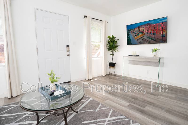 Apartment for rent at 3122 Canon St #B, San Diego, CA 92106