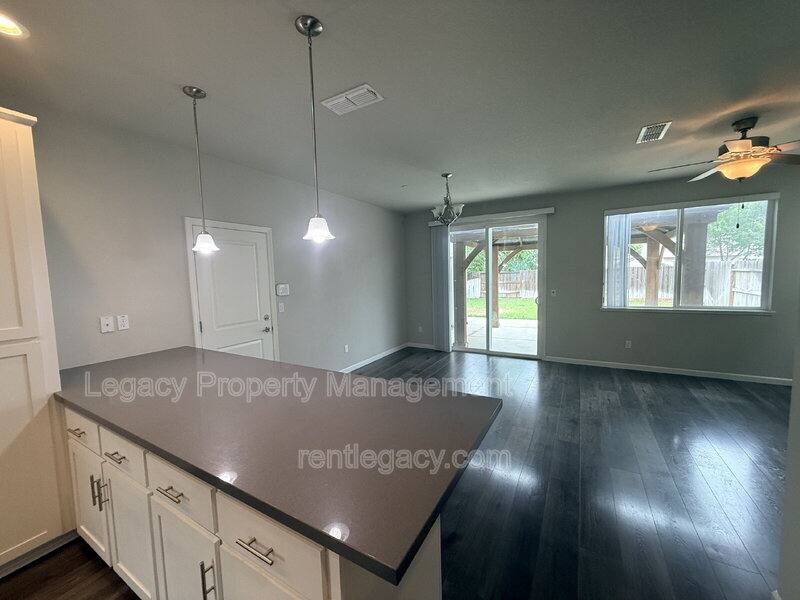 House for rent at 4426 Dry Creek Rd, Sacramento, CA 95838