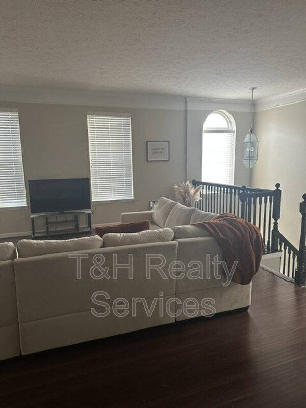 Townhouse for rent at 6941 Vistamere Way, Indianapolis, IN 46250