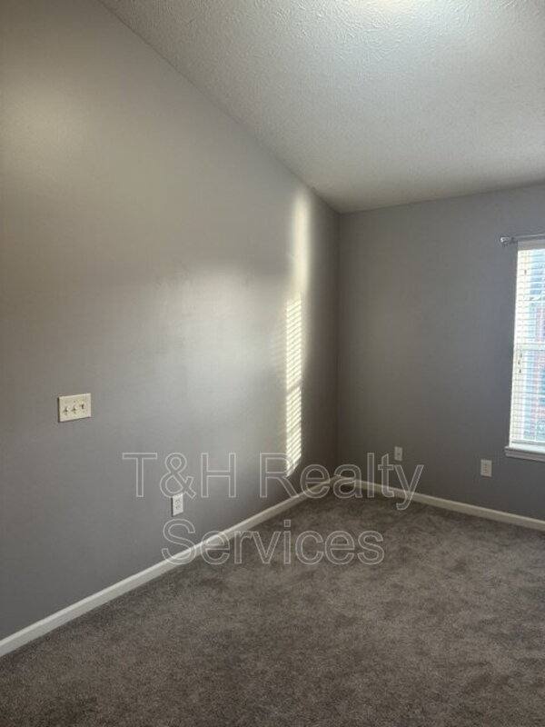 Townhouse for rent at 6941 Vistamere Way, Indianapolis, IN 46250