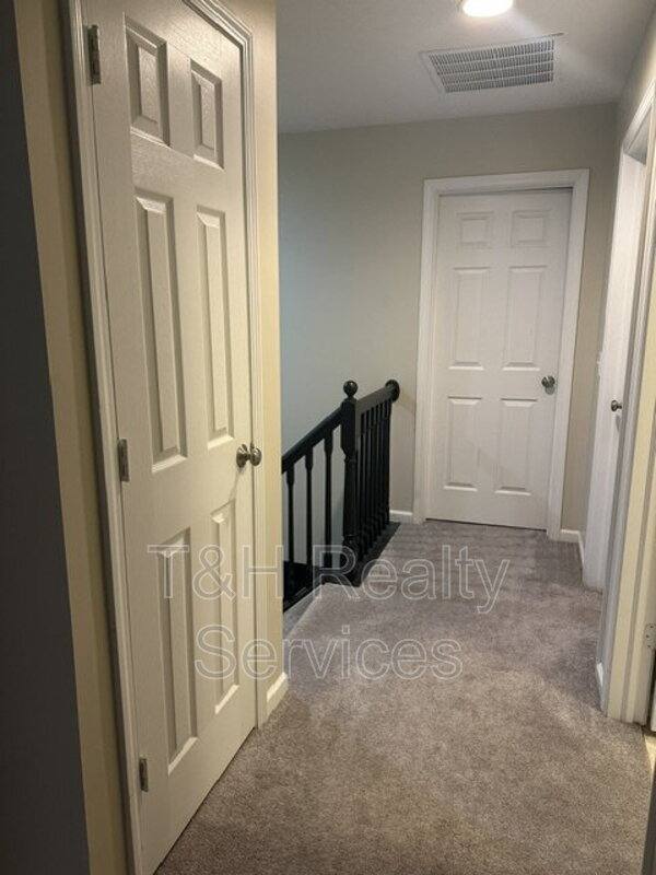 Townhouse for rent at 6941 Vistamere Way, Indianapolis, IN 46250