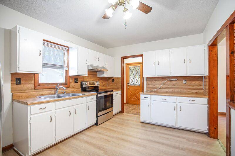 Apartment for rent at 43 Oak St, Ludlow, MA 01056