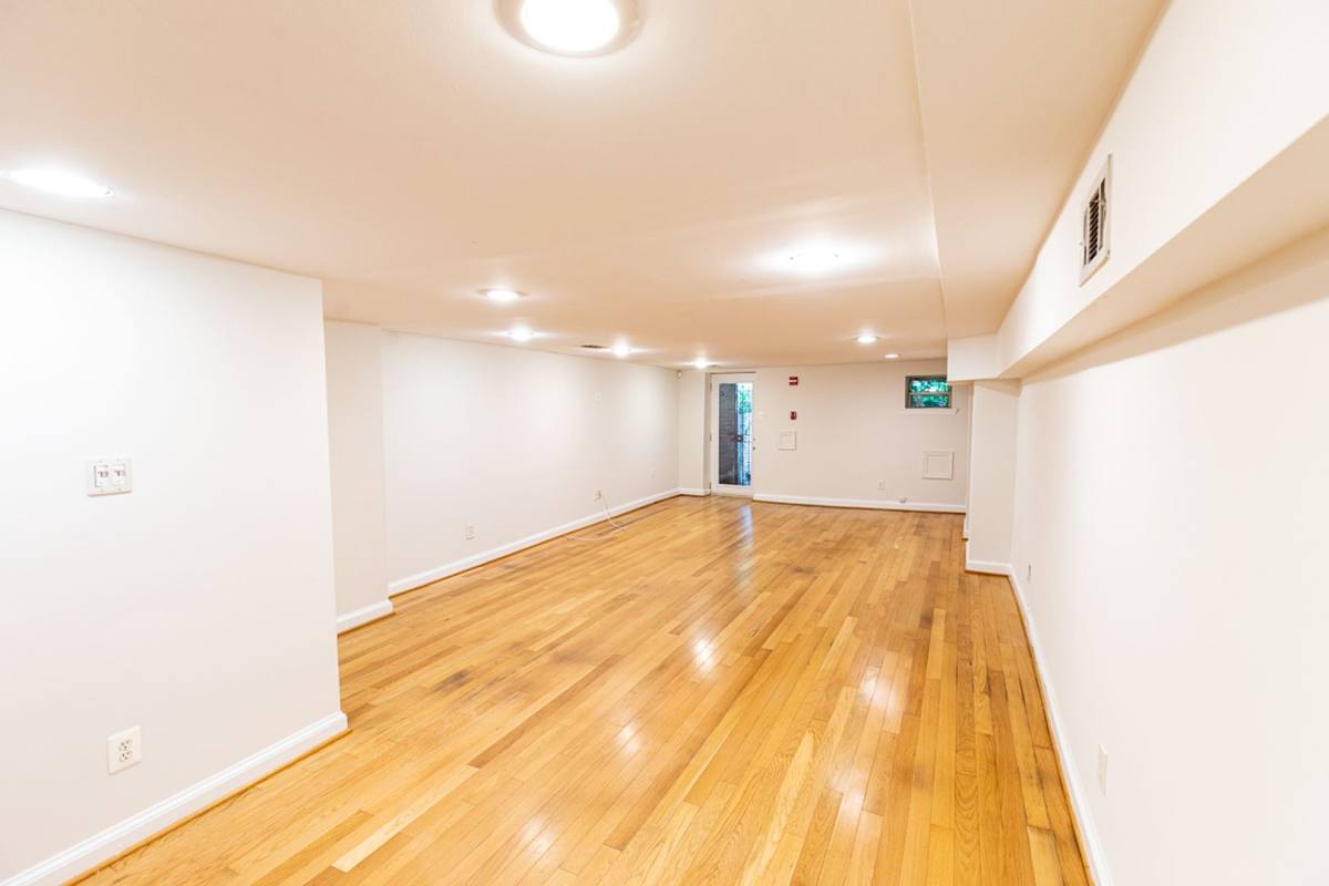 Condo for rent at 1350 Kenyon St #NW, Washington, DC 20010