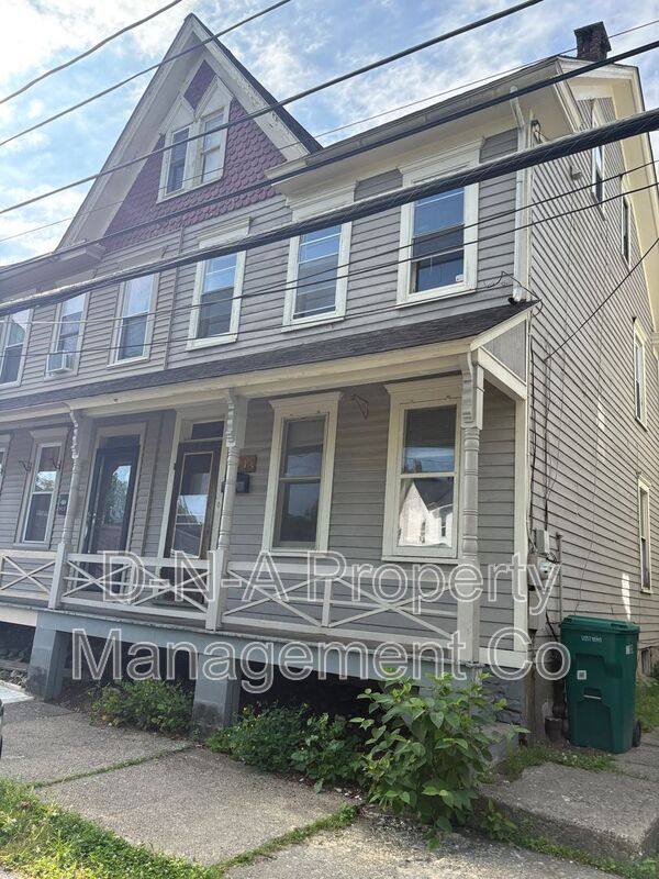 House for rent at 915 Sarah St, Stroudsburg, PA 18360