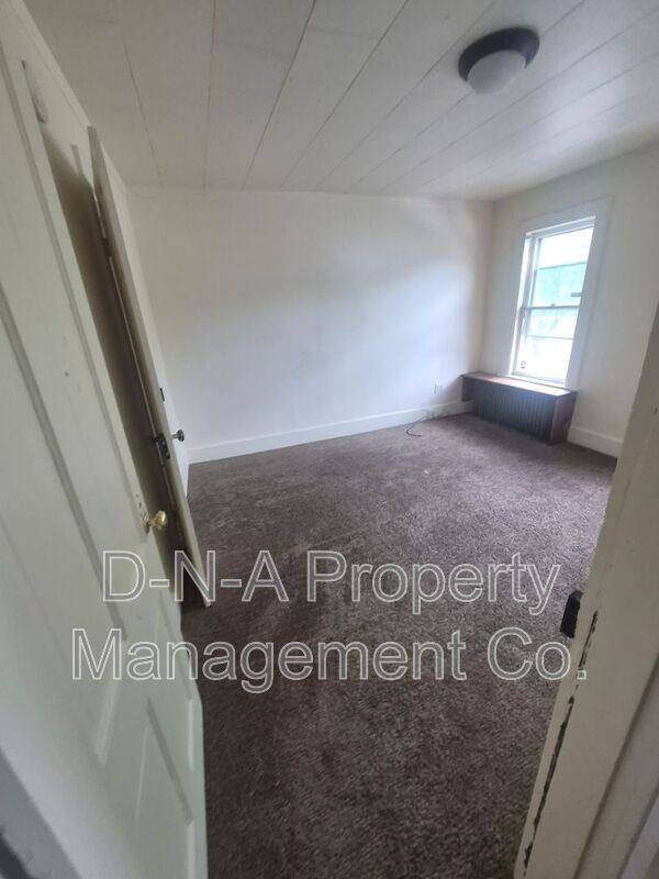 House for rent at 915 Sarah St, Stroudsburg, PA 18360