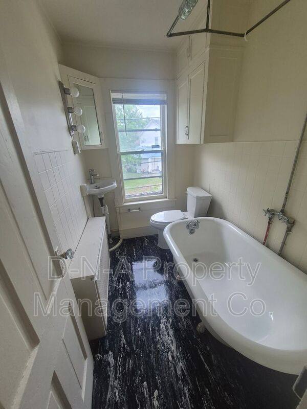 House for rent at 915 Sarah St, Stroudsburg, PA 18360
