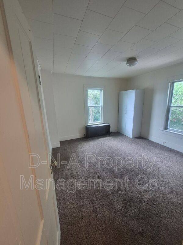 House for rent at 915 Sarah St, Stroudsburg, PA 18360