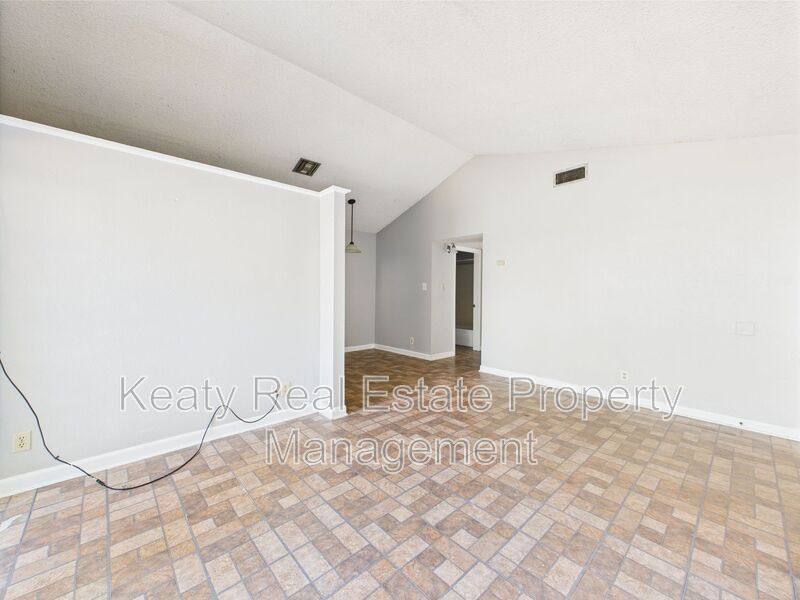 Apartment for rent at 513 Fox Run Ave #1, Lafayette, LA 70508