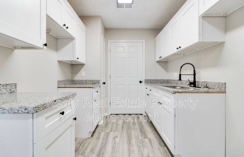 Apartment for rent at 107 Meudon St #D, Duson, LA 70529