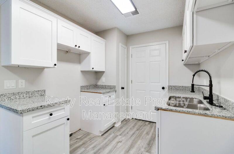Apartment for rent at 107 Meudon St #D, Duson, LA 70529