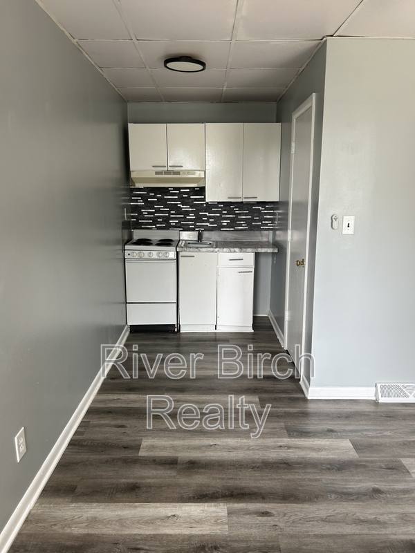 Apartment for rent at 909 S 8th St #3, Springfield, IL 62703