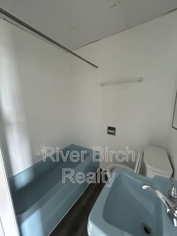 Apartment for rent at 909 S 8th St #3, Springfield, IL 62703