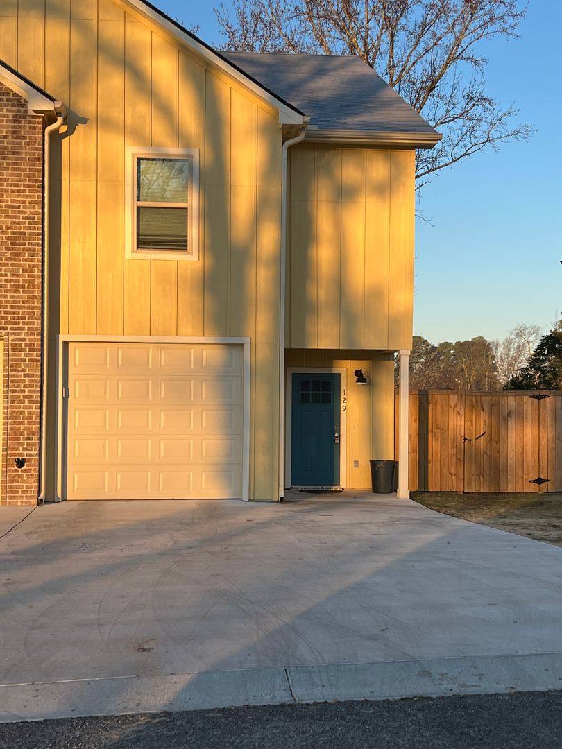Apartment for rent at 127 129 Village N Circle, Gladewater, TX 75647