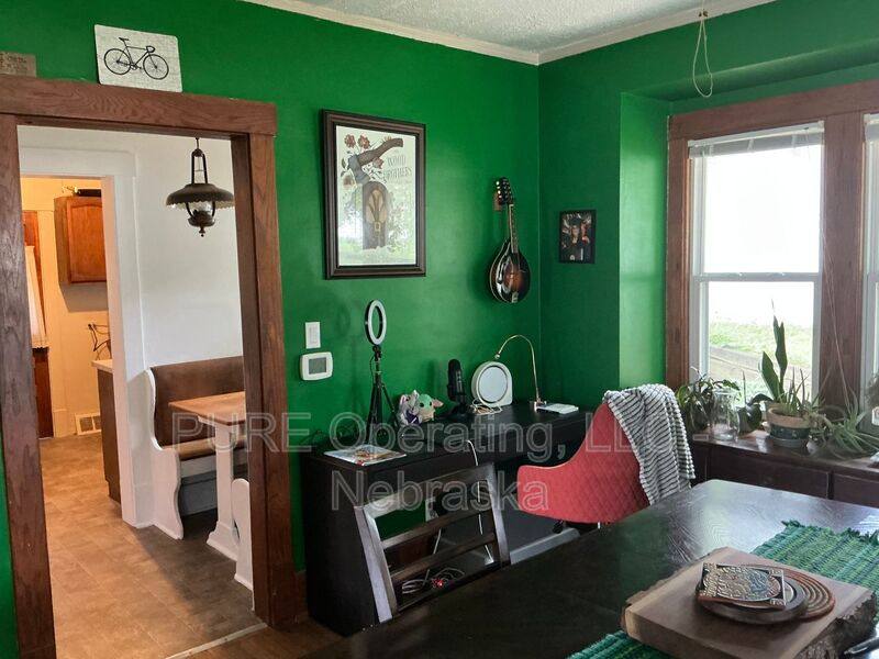 House for rent at 5828 Miami St, Omaha, NE 68104