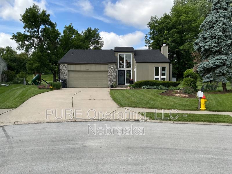 House for rent at 10635 Spaulding Circle, Omaha, NE 68134