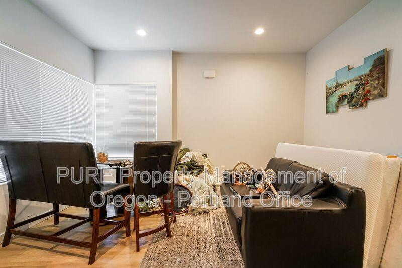 Townhouse for rent at 6786 N McKenna, Portland, OR 97203
