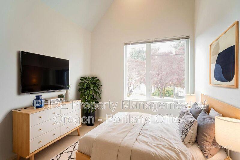 Townhouse for rent at 6786 N McKenna, Portland, OR 97203