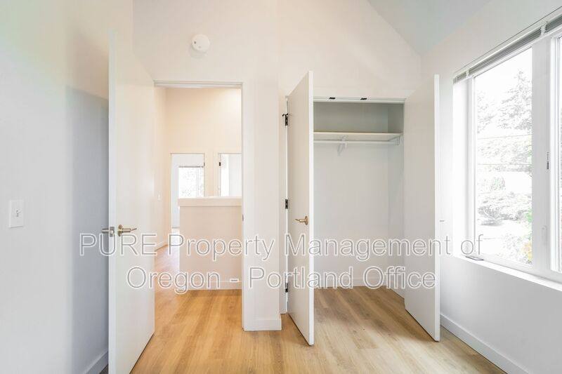 Townhouse for rent at 6786 N McKenna, Portland, OR 97203