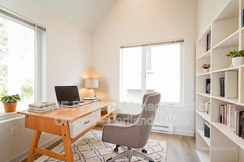 Townhouse for rent at 6786 N McKenna, Portland, OR 97203